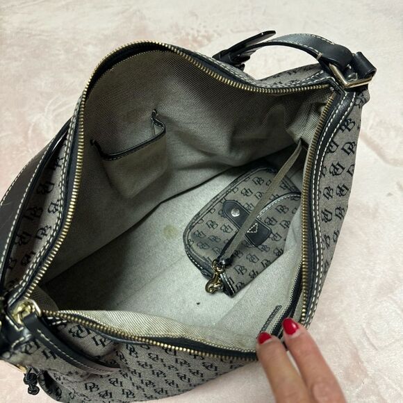 Dooney & Bourke Jacquard signature large bag - Picture 8 of 16